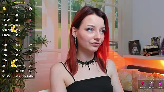 pretty little thing online show from February 2025 08:40:01 PM