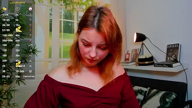 pretty little thing online show from November 2025 02:50:02 PM