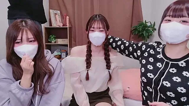 Mia--meow online show from January 2026 02:00:01 PM