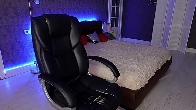 Daniela Kitty  online show from October 2025 08:01:01 AM