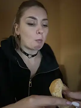 Snapshot of Crazy-Rosa chatting on January 2025 03:57:01 PM Crazy-Rosa online show from January 2025 03:57:01 PM