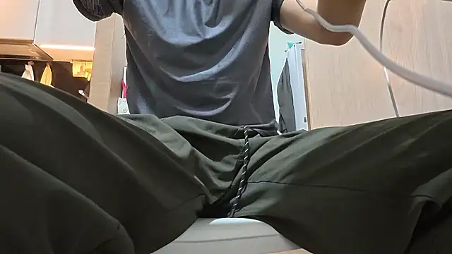 YunheLEE online show from January 2026 01:05:01 PM