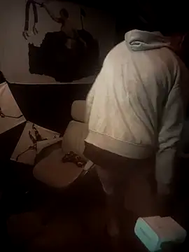 Snapshot of Gillygilly76 chatting on February 2026 01:37:01 AM Gillygilly76 online show from February 2026 01:37:01 AM