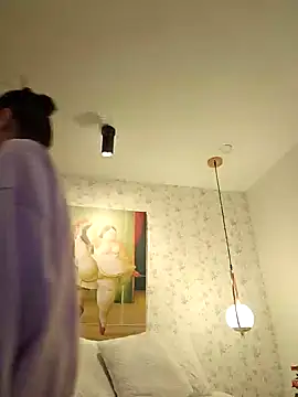 valery mora online show from December 2024 01:32:01 PM