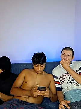  Ottis  online show from November 2025 11:41:01 PM