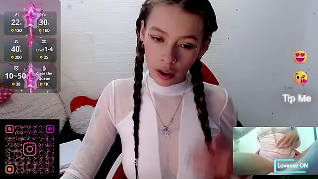 Snapshot of sweetlittlelisa chatting on December 2024 07:14:01 PM sweetlittlelisa online show from December 2024 07:14:01 PM
