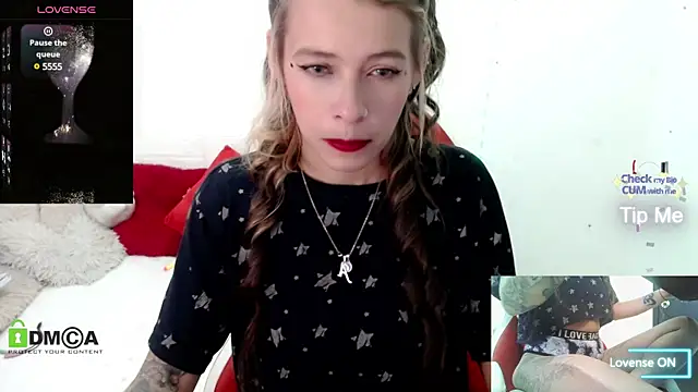 Snapshot of sweetlittlelisa chatting on January 2025 09:01:01 PM sweetlittlelisa online show from January 2025 09:01:01 PM