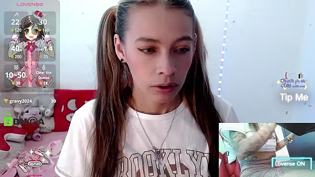 Snapshot of sweetlittlelisa chatting on February 2025 10:01:01 PM sweetlittlelisa online show from February 2025 10:01:01 PM