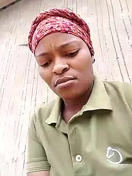 Snapshot of lovelyassbitch chatting on December 2024 11:44:01 AM lovelyassbitch online show from December 2024 11:44:01 AM