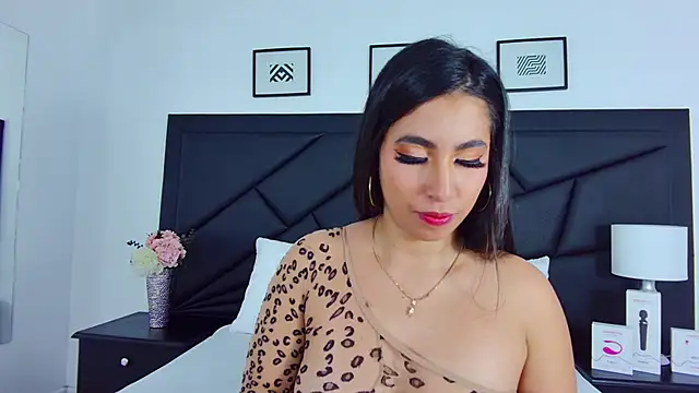 Snapshot of SophieCarther chatting on February 2025 04:22:01 PM SophieCarther online show from February 2025 04:22:01 PM