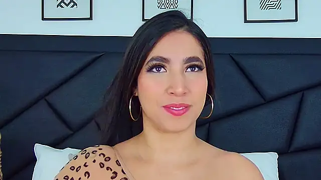 Snapshot of SophieCarther chatting on February 2025 12:29:01 PM SophieCarther online show from February 2025 12:29:01 PM