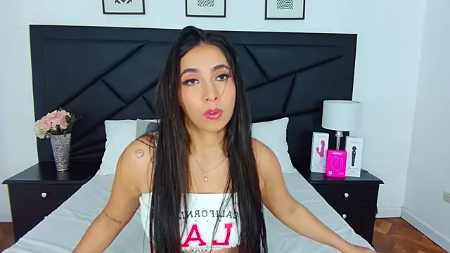 Snapshot of SophieCarther chatting on March 2025 12:33:02 PM SophieCarther online show from March 2025 12:33:02 PM