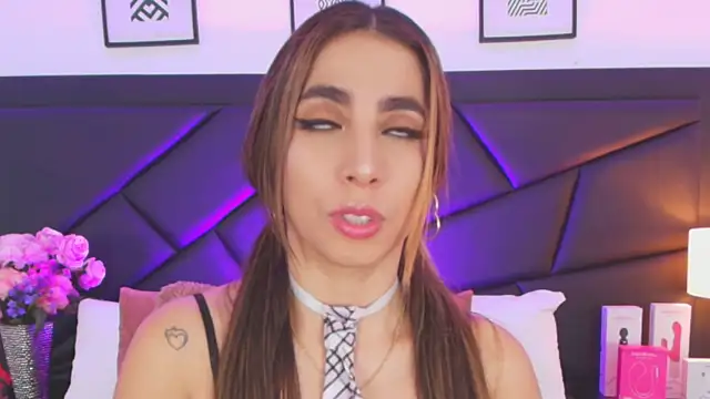 Snapshot of SophieCarther chatting on October 2025 12:36:02 PM SophieCarther online show from October 2025 12:36:02 PM