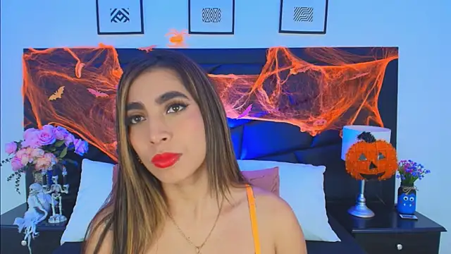 Snapshot of SophieCarther chatting on October 2025 12:01:02 PM SophieCarther online show from October 2025 12:01:02 PM