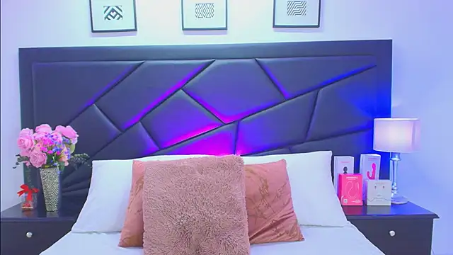 Snapshot of SophieCarther chatting on November 2025 12:47:01 PM SophieCarther online show from November 2025 12:47:01 PM