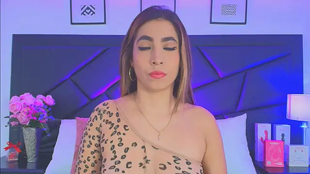 Snapshot of SophieCarther chatting on November 2025 11:35:01 AM SophieCarther online show from November 2025 11:35:01 AM