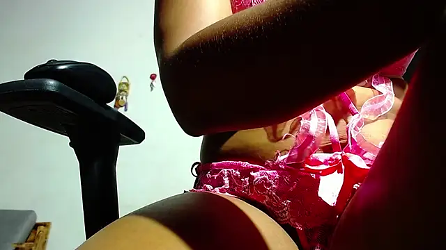 MielSquirt online show from October 2025 09:18:01 AM