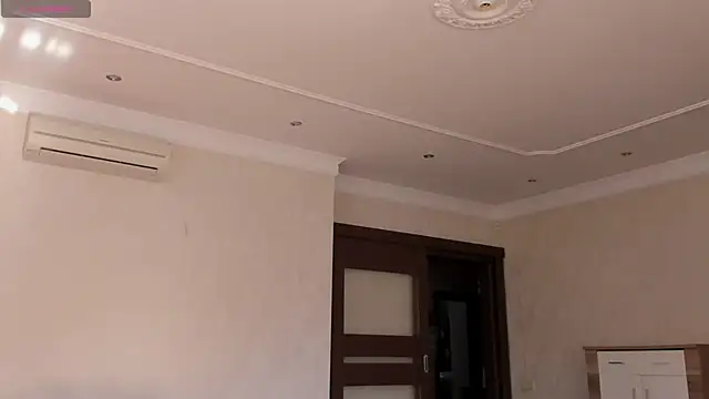 Lilith lutherlow online show from February 2025 10:59:01 AM