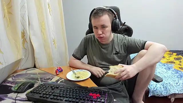 iliaskrislove online show from October 2025 04:14:02 PM