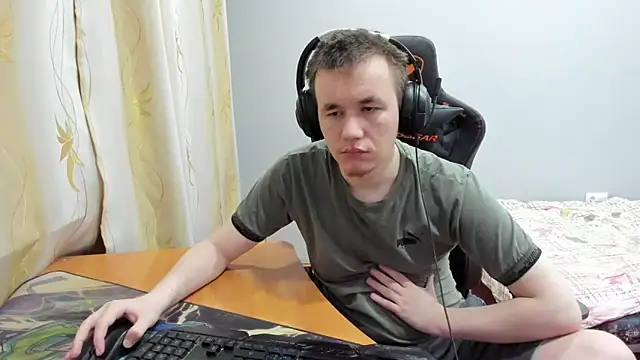 iliaskrislove online show from November 2025 09:47:01 PM