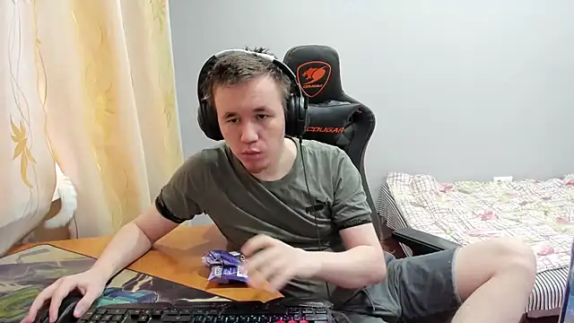 iliaskrislove online show from December 2025 05:39:02 AM