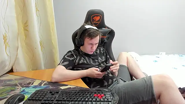 iliaskrislove online show from January 2026 12:44:02 PM