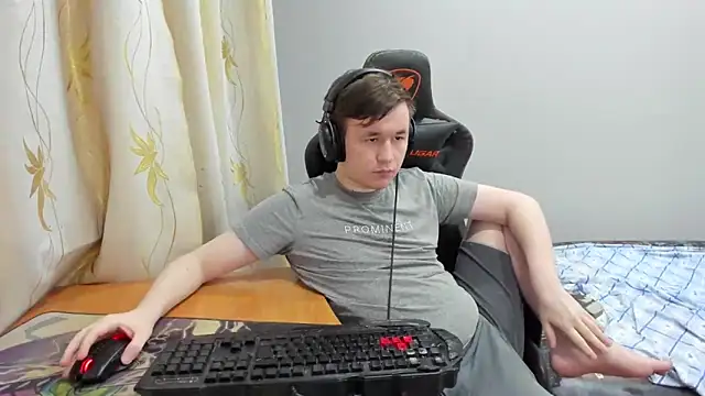 iliaskrislove online show from May 2026 11:13:01 PM