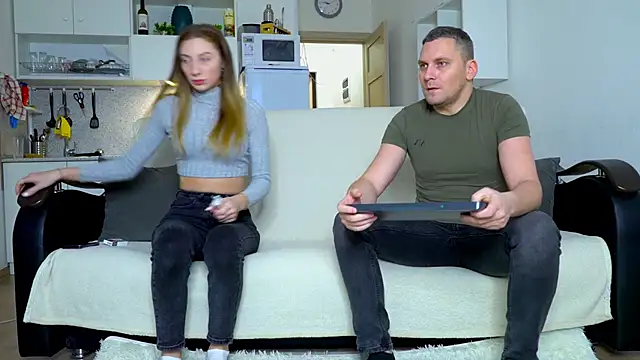 littlesweettifany online show from December 2025 11:19:01 AM