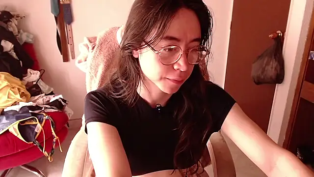 emily pearl  online show from October 2025 04:00:01 PM