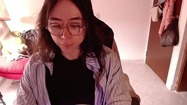 emily pearl  online show from November 2025 07:34:02 PM