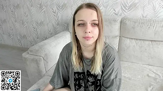 Snapshot of Alice_Halle chatting on May 2026 02:41:02 AM Alice Halle online show from May 2026 02:41:02 AM
