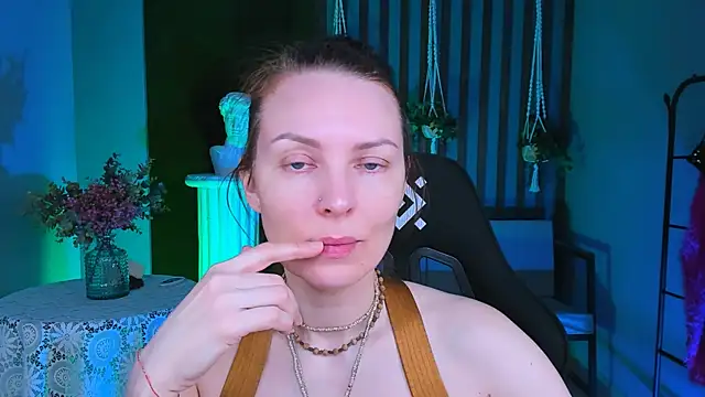 VandaRossi online show from February 2025 05:10:01 AM