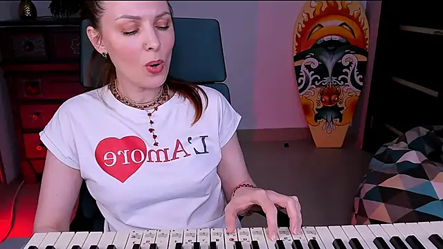 VandaRossi online show from February 2025 02:18:01 PM