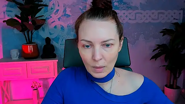 VandaRossi online show from September 2025 10:19:01 AM