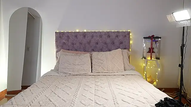 Snapshot of samantha_evans2 chatting on February 2026 01:02:02 AM samantha evans2 online show from February 2026 01:02:02 AM