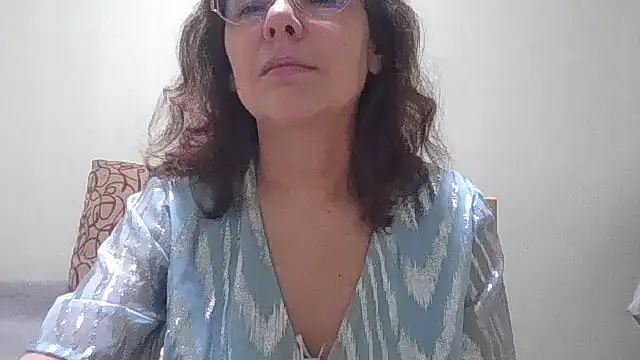 HollyJewel online show from March 2026 05:48:02 PM