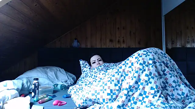 BoeseMoni1998 online show from October 2025 08:31:02 AM