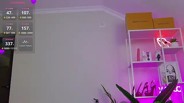 ArianaArianna online show from May 2026 07:45:01 PM