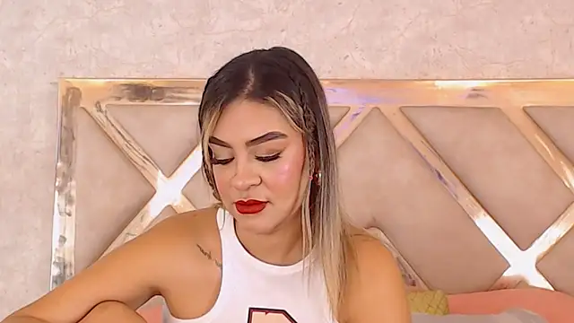 JoannaStanford online show from November 2025 12:56:01 PM