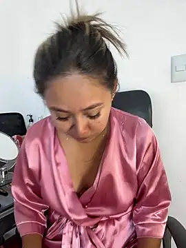 Snapshot of AriannaTorres chatting on April 2026 11:59:02 AM AriannaTorres online show from April 2026 11:59:02 AM