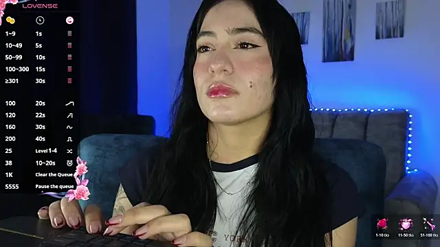 Snapshot of ZaraDames_ chatting on October 2025 03:14:01 AM ZaraDames online show from October 2025 03:14:01 AM