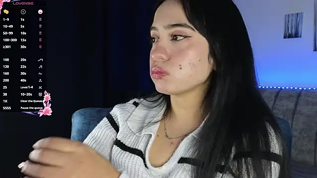 Snapshot of ZaraDames_ chatting on October 2025 02:56:01 AM ZaraDames online show from October 2025 02:56:01 AM