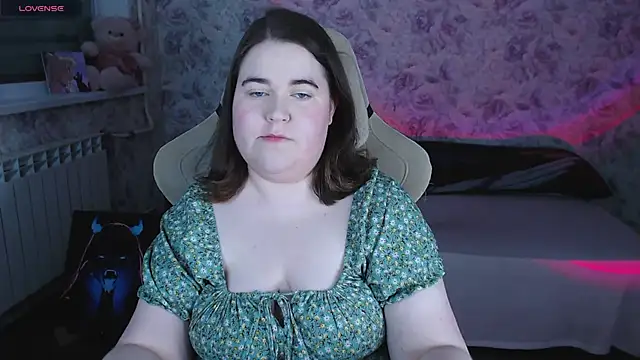 Snapshot of Estelle_Hicks chatting on May 2026 06:46:02 PM Estelle Hicks online show from May 2026 06:46:02 PM