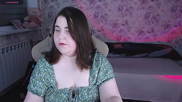 Snapshot of Estelle_Hicks chatting on May 2026 07:08:01 PM Estelle Hicks online show from May 2026 07:08:01 PM