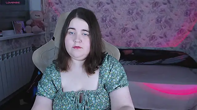 Snapshot of Estelle_Hicks chatting on May 2026 06:58:02 PM Estelle Hicks online show from May 2026 06:58:02 PM