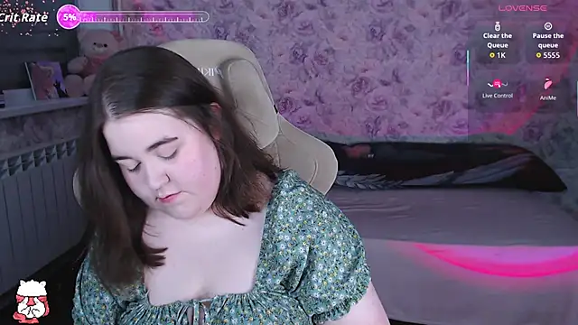 Snapshot of Estelle_Hicks chatting on May 2026 07:01:02 PM Estelle Hicks online show from May 2026 07:01:02 PM