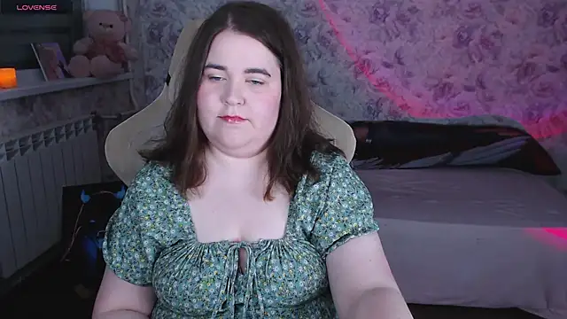 Snapshot of Estelle_Hicks chatting on May 2026 07:01:01 PM Estelle Hicks online show from May 2026 07:01:01 PM