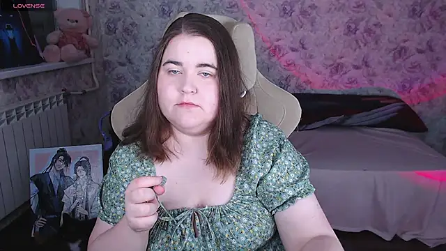 Snapshot of Estelle_Hicks chatting on June 2026 06:57:02 PM Estelle Hicks online show from June 2026 06:57:02 PM