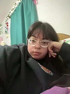 indiegirl666 online show from February 2026 04:33:01 AM