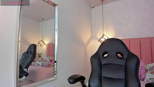 SUNNYCYRUS online show from March 2025 07:38:01 PM